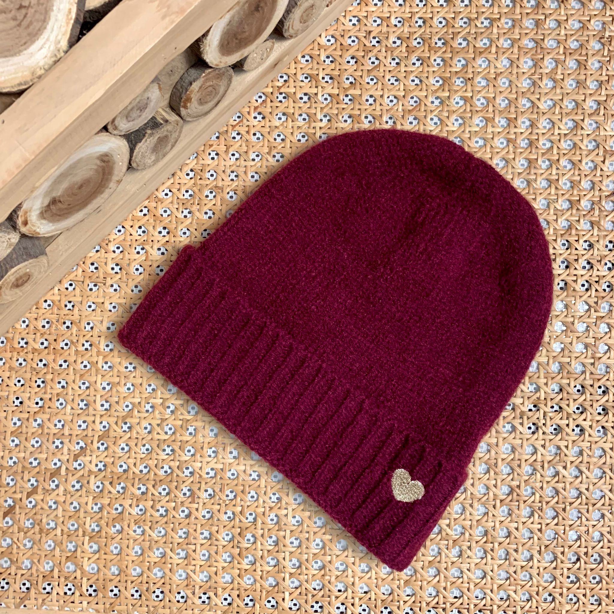 Bonnet bordeaux coeur